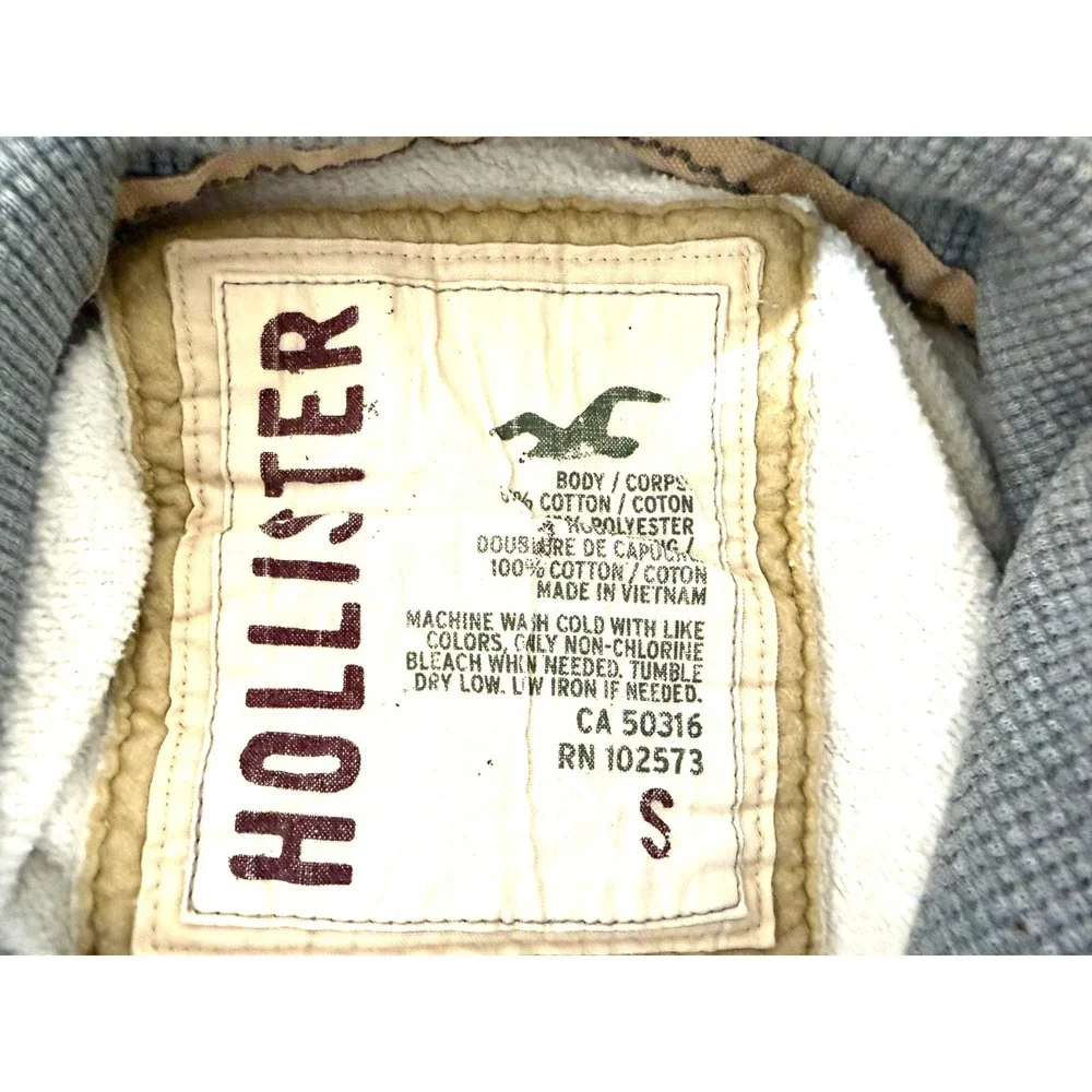 Y2K Hollister Men's Small Vintage Distressed Off White Heavy Weight Logo Hoodie